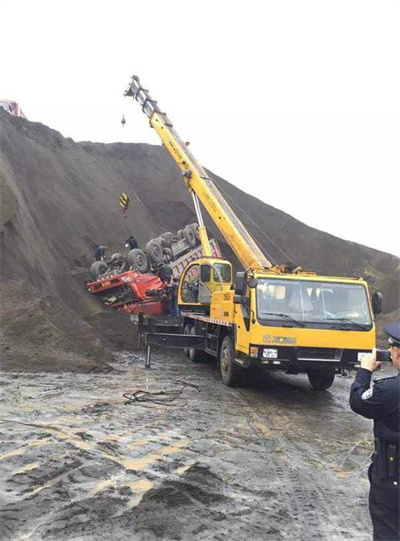 南部上犹道路救援